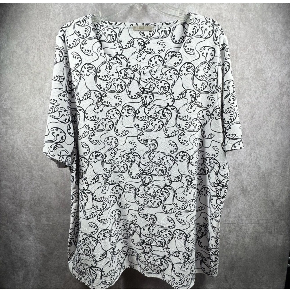 Regatta Woman‎ Shirt Womens 1X Plus White Black Abstract Print Textured Stretch